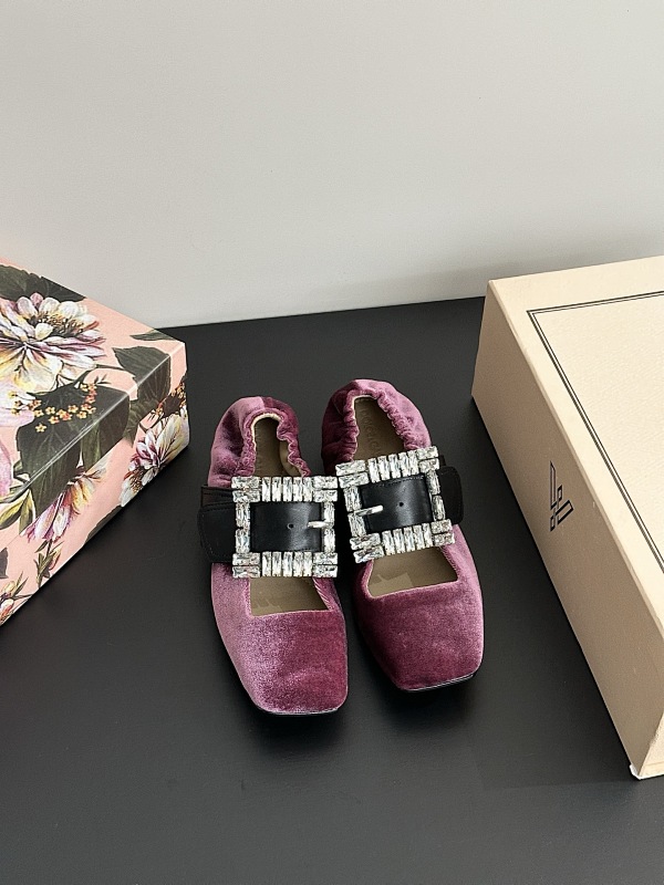 DG women's shoes 26